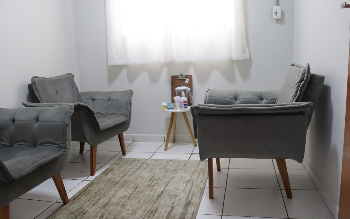 Ambiente reservado para as práticas clínicas dos alunos do curso de Psicologia, com foco no acolhimento e escuta terapêutica de adultos em atendimentos supervisionados
Créditos: Divulgação / Arquivo Pessoal